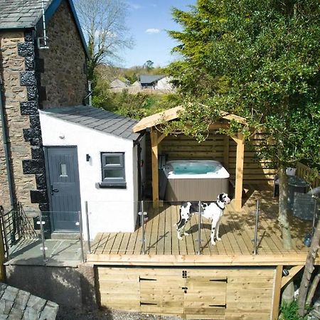 Luxurious Cottage With Hot Tub, Lake District Duddon المظهر الخارجي الصورة