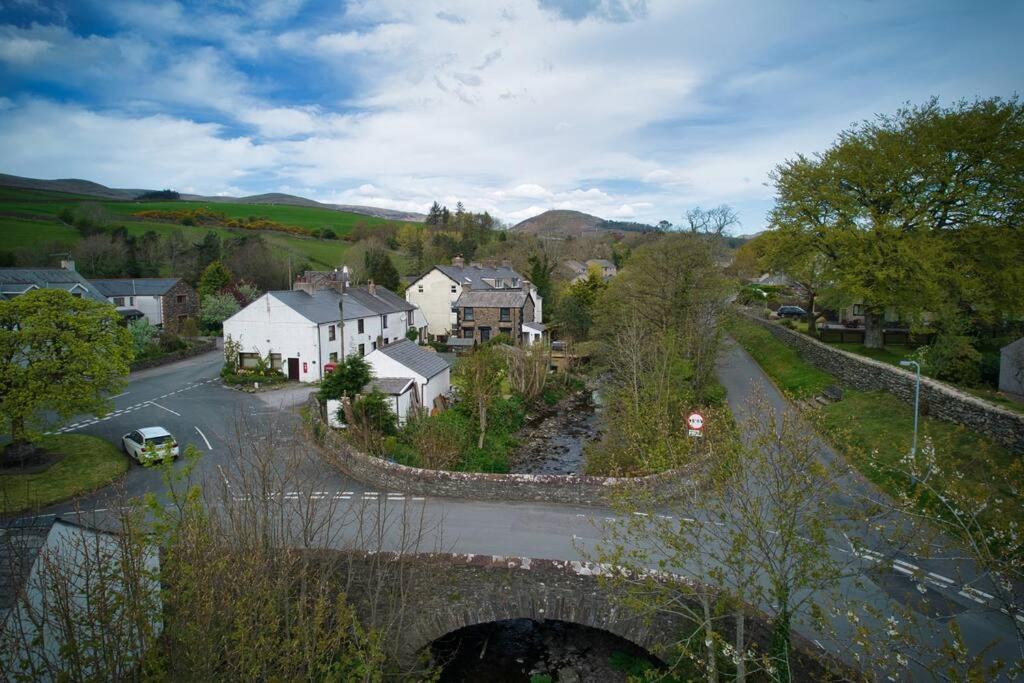 Luxurious Cottage With Hot Tub, Lake District Duddon المظهر الخارجي الصورة