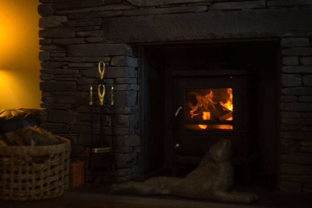 Luxurious Cottage With Hot Tub, Lake District Duddon المظهر الخارجي الصورة