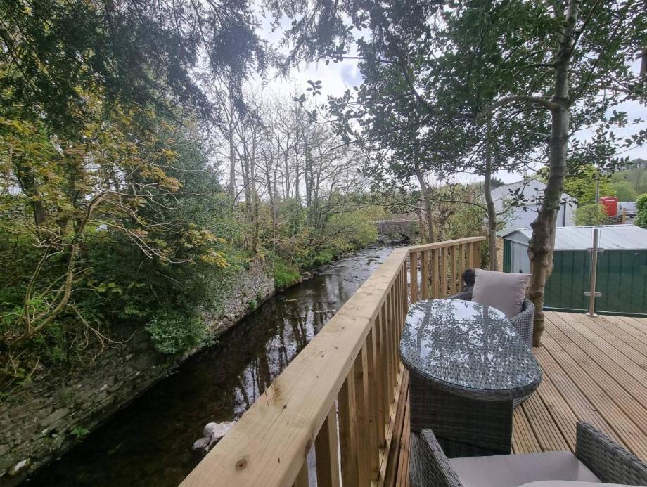 Luxurious Cottage With Hot Tub, Lake District Duddon المظهر الخارجي الصورة