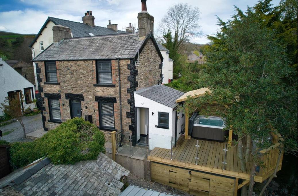 Luxurious Cottage With Hot Tub, Lake District Duddon المظهر الخارجي الصورة