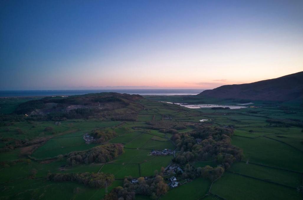 Luxurious Cottage With Hot Tub, Lake District Duddon المظهر الخارجي الصورة